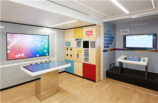 Object recognition table adds highlights to the design of exhibition hall